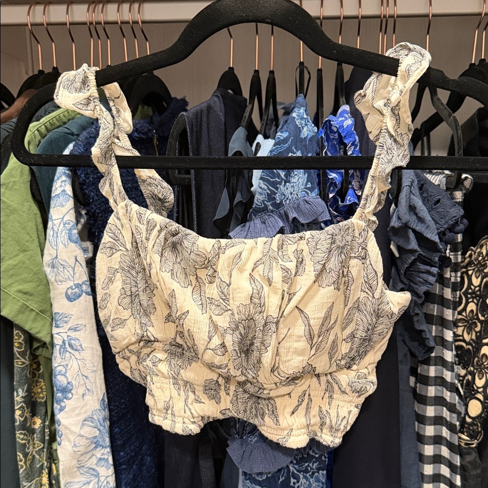 Abercrombie & Fitch Cream Floral Ruched Crop Top